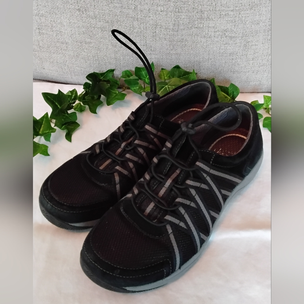 Dansko Honor Black and Gray Womens Athletic Shoes